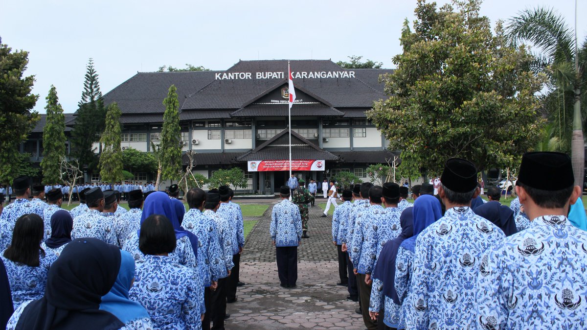 karanganyarkab's tweet photo. Upacara Hari Kebangkitan Nasional Tahun 2016 Kabupaten Karanganyar 
https://t.co/wNUb7kEowN
#Karanganyar https://t.co/PaTqVyPw9H