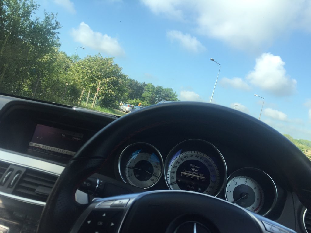 Robert_jh's tweet photo. Hope the weather stays like this 👌🏻👌🏻☀️ https://t.co/GoZagxlXSA