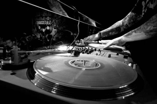 REWARDS UPDATE!! Just 9 EARLY-BIRD GATEFOLD ALBUMS left! and 3 VINYL WORKSHOPS with #DJDad: ow.ly/enxK300A0d2