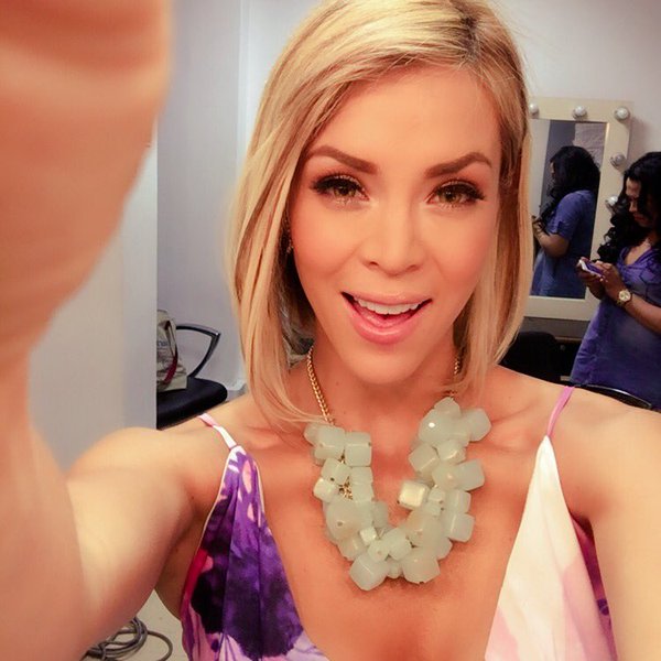 SheylaRojasFans's tweet photo. https://t.co/Kco8vW7D6W