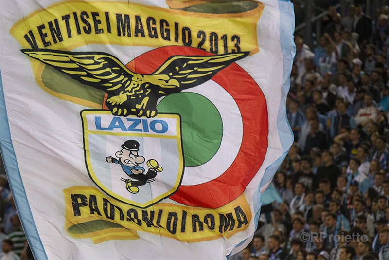 Robyn_702's tweet photo. Di padre in figlio...23 maggio 2016 #26maggio #sslazio #Lazio https://t.co/FFNHnHY8bM