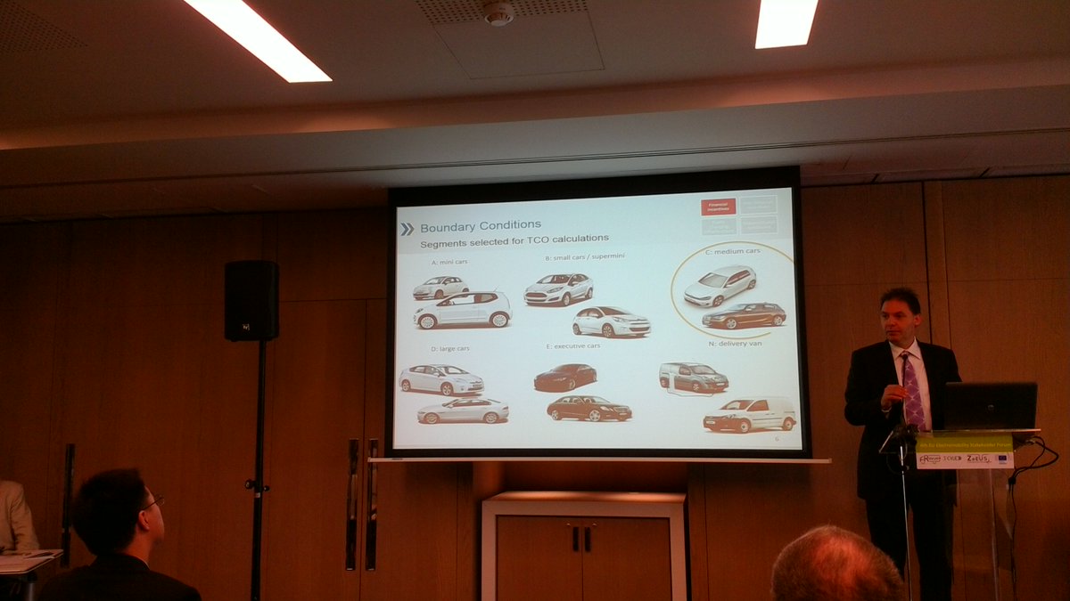 UNITEE_Europe's tweet photo. #eMSF2016 DAY2 @eMobilityForum The outlook for EVs has never been so good, invloves as many stakeholders as possible https://t.co/JsrR8y3LXh