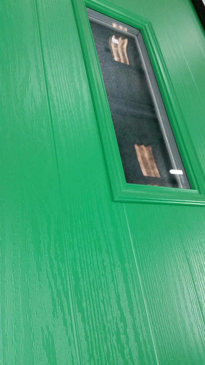 VistaPanelsltd's tweet photo. We'll spray your @Xtremedoor1 any RAL such as this pea green RAL6032 for @Ddgwindows @RegaLead @eurocellplc https://t.co/ns3HBNtnE8