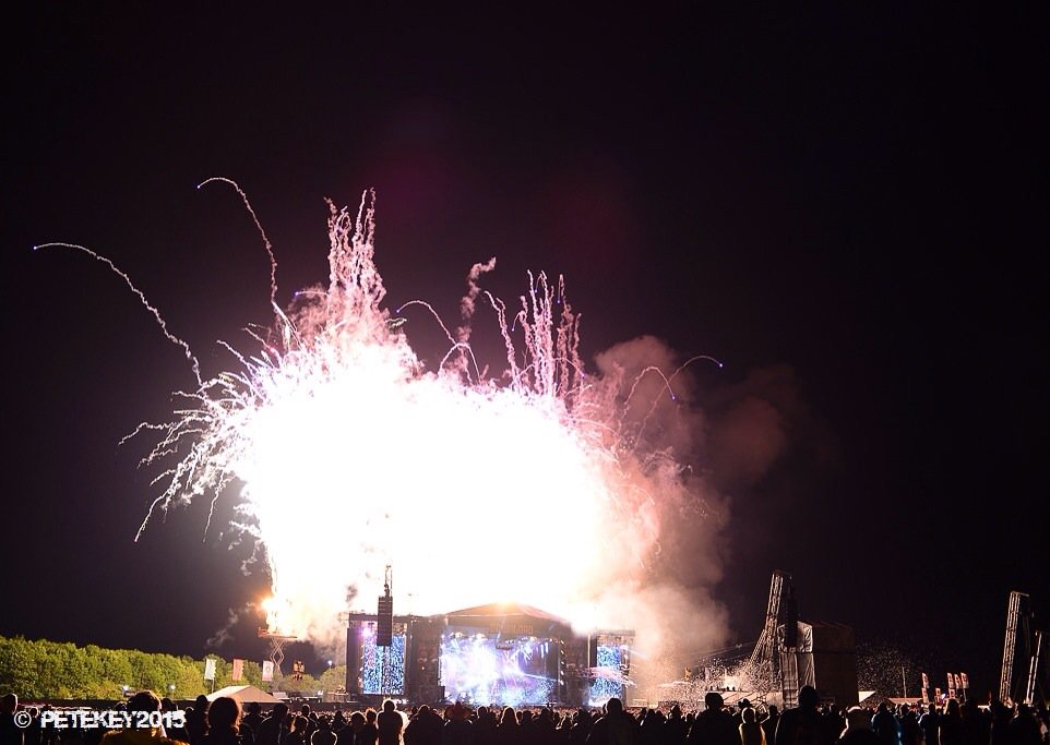 pkey2112's tweet photo. #dl2012 #dl2014 #dl2015 #downloadfestival @DownloadFest shot for @ConcertBlogger #donington #thehomeofmetal https://t.co/RebsjVCuQJ