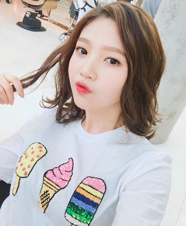 r on twitter selca queen indeed kim yerim is shook r on twitter selca queen indeed kim yerim is shook