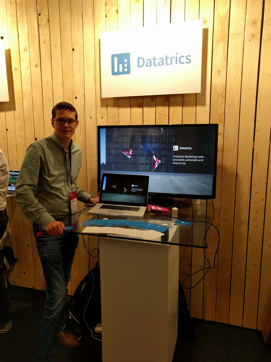 Can't miss @datatrics with this huge screen thanks to <a href="/PlekIntranet/">Plek intranet</a>! You guys rock! #TNWEurope #TNW