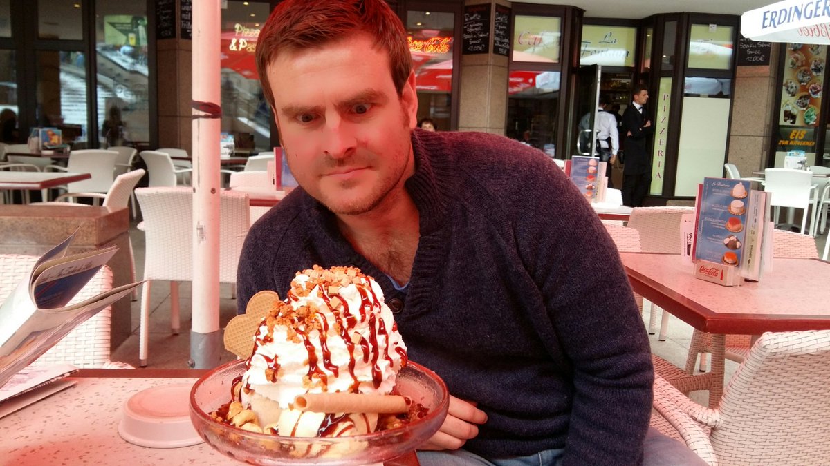 Buddy bump does Berlin ♡ #berlin #21weekspregnant