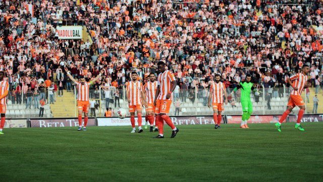 ❌2005 - İflas
🚫2006 - Kapanma tehlikesi
⬆️2007 - 3.Lig
⬆️2008 - 2.Lig
⬆️2009 - 1.Lig
🌟2016 - Süper Lig

Adanaspor👏