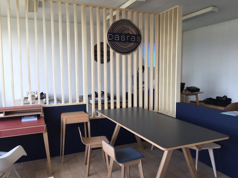 FloraDavy's tweet photo. La journée chez #Dasras dans le cadre de #LeTourCamif se termine. De superbes meubles #design en #bois https://t.co/MjiiW12yzn