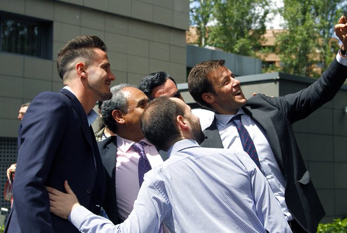 View image on Twitter