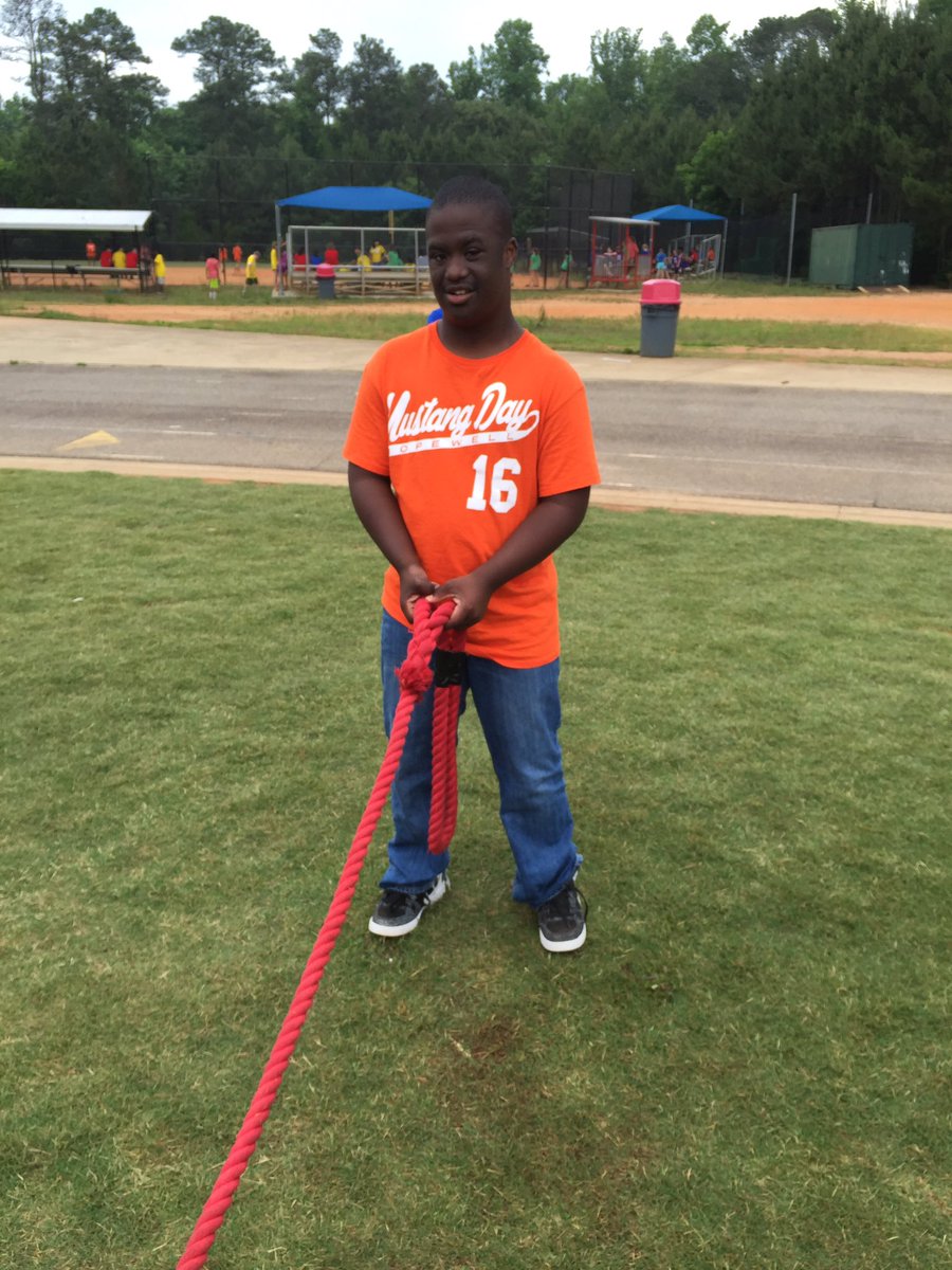 Cjmc1970M's tweet photo. Tug o War CHAMPS!!!
@HMSMustangPride https://t.co/tOs4Q0MSB0
