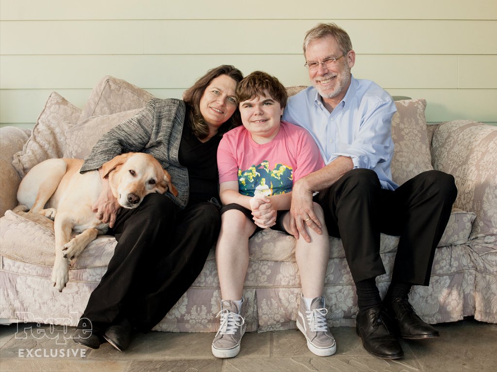 Two Scientists Fight to Cure Their Son's Duchenne Muscular Dystrophy #RareDisease <a href="/People/">People</a> 1jp.cc/s/08mXF