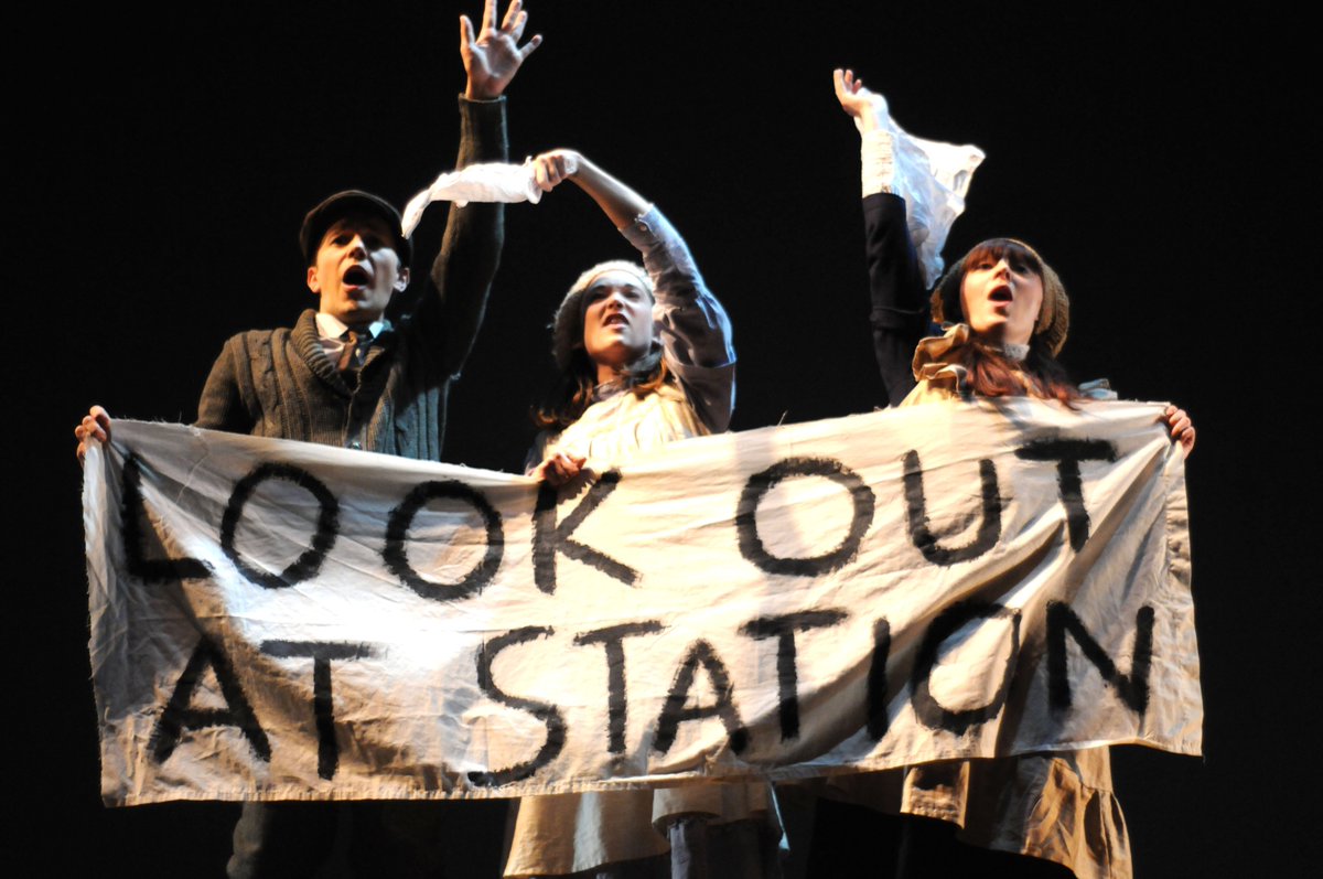 Review: The Railway Children bit.ly/22qknp4 "a delightful production" <a href="/Everymanchelt/">Everyman Theatre</a> <a href="/talkingScarlet/">talking Scarlet</a>