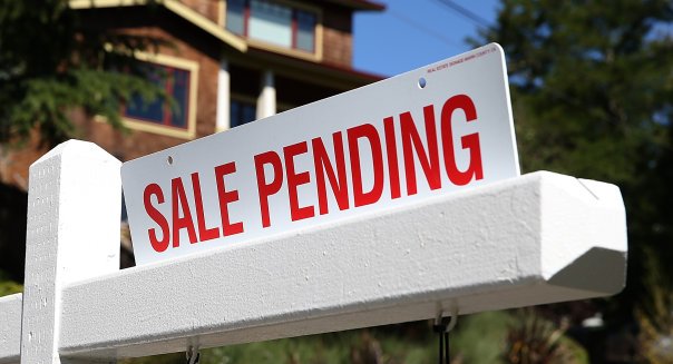 JenKuhlmanRE's tweet image. Pending Home Sales Lift Off in April to Over 10-Year High -  bit.ly/20GvOHH #RealEstate #Housing