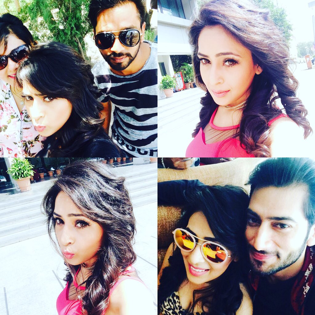 iammannatkaur's tweet photo. #Shoot #pollywood #Acteres #Actor #MannatProcha #LuvePathak #Director#SumitBhardwaj #Vedio #Song #Selfi #HairMakeup https://t.co/yeoyWBaTta
