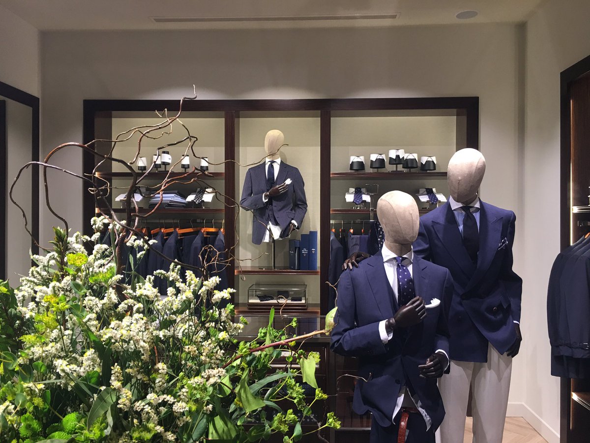 StyleMagazineIt's tweet photo. A Roma per l'opening della più grande boutique al mondo di Massimo Dutti ✨ #StyleTrip #MassimoDutti #Dressindutti https://t.co/smmYRmXTDn