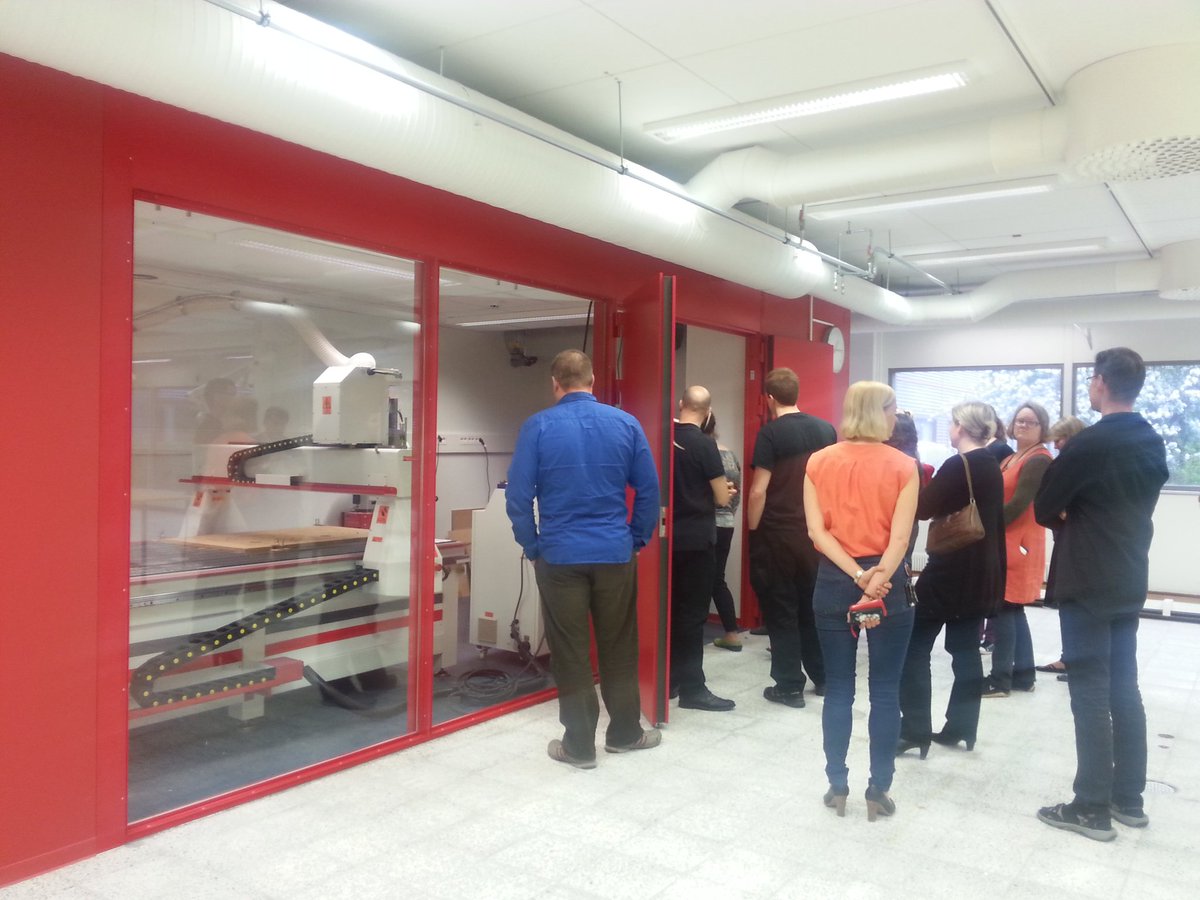 SatuKantti's tweet image. Tutustumassa @TampereUniTech syksyllä avautuvaan #tutlab tekemisen keskukseen. Täällä tulee hihat heilumaan!