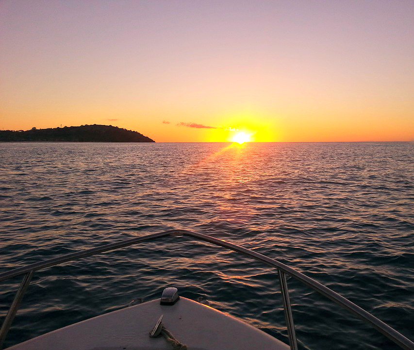 AmeliaBoatClub's tweet photo. Good #BOATING Morning #AmeliaIsland! Have an amazing day!
#ameliaboating #boatingsunrise #goodmorning https://t.co/2gaJyXdy9G