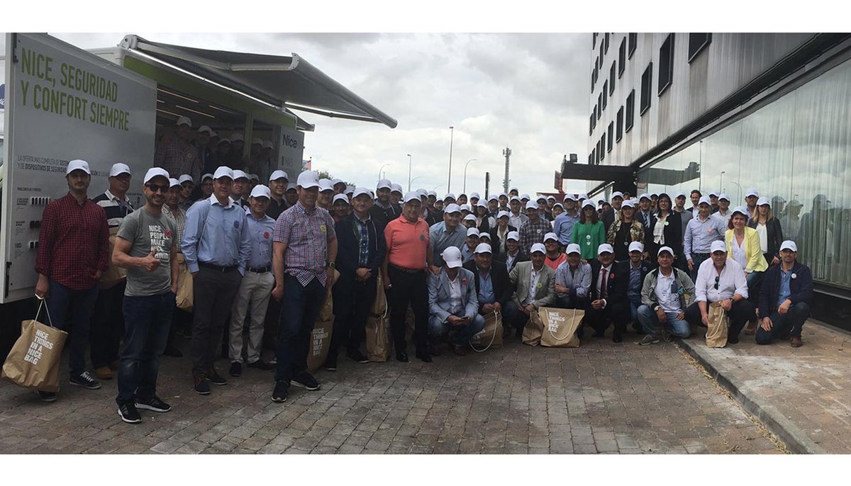 fercamatic's tweet photo. Con el equipo @thenicegroup aprendiendo y compartiendo cosas muy interesantes #EfectoActitud https://t.co/L59m5LA8Lv https://t.co/NKSTUc28qG
