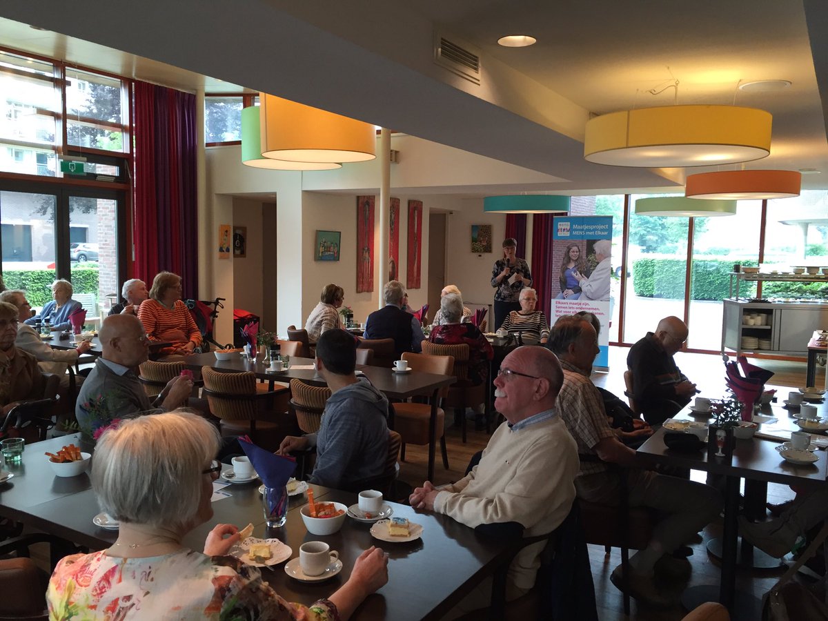 MENSdichtbij's tweet photo. Maatjes project MENS De Bilt @OranjeFonds bestaat 2 jaar. We hebben klein feestje met elkaar @BrommersmaA https://t.co/dIAHg5s01r