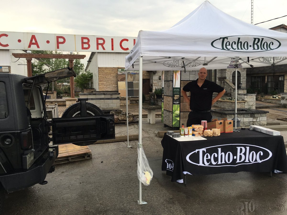 CapBrick's tweet image. We are ready! #peameal is on the grill! Thanks @TechoGP !