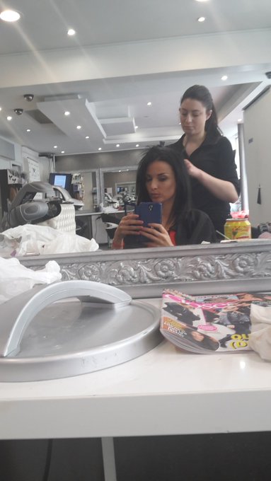 At the hairdresser for my extentions ??? https://t.co/sFmq8ZTnKu