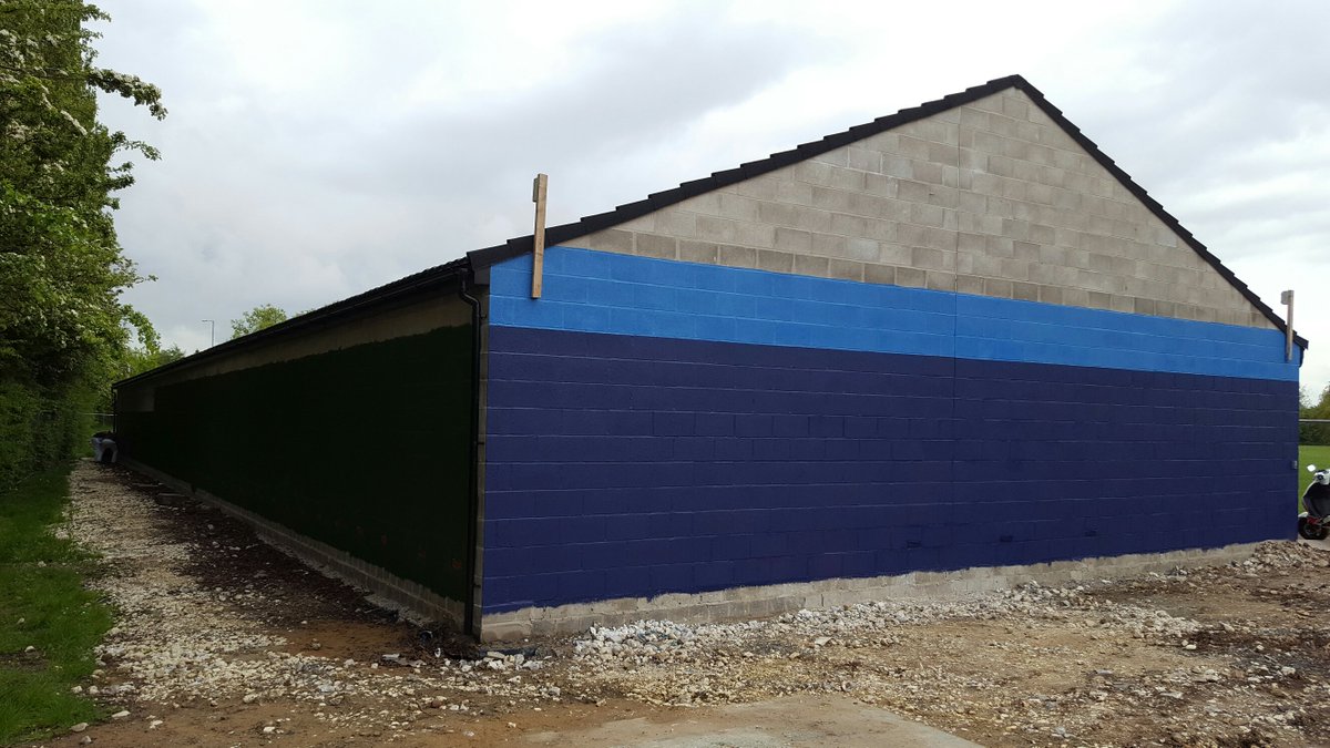 CooVarPaints's tweet photo. Painting in progress...keep up the good work!! @HullWykeArlfc #paint #coovar #primeall #durablepaint #exterior https://t.co/Rc4fmSTCR5