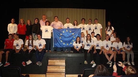 ideal_almeria's tweet photo. El IES Alto Almanzora de Tíjola recibe el reconocimiento del Instituto de la Juventud https://t.co/AmraLHm7HU https://t.co/3X124jprIJ