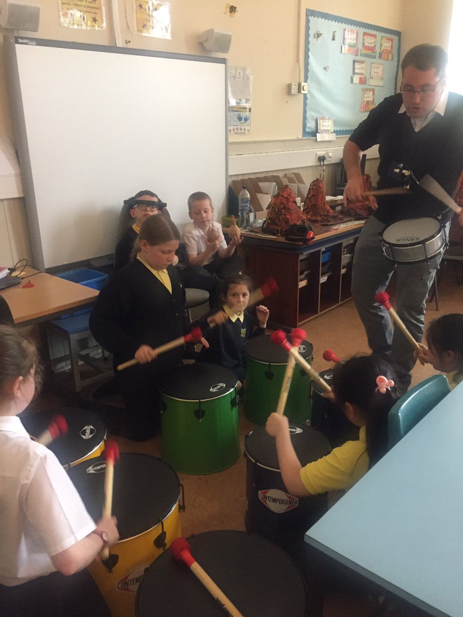 GlasgowCREATE's tweet photo. Lovely smiley drummers! What a pleasure to play with you! #SambaReggae 🎶@Elmvaleprimary @ElmvaleMusic CREATEMusic💜 https://t.co/HEARvPLybg