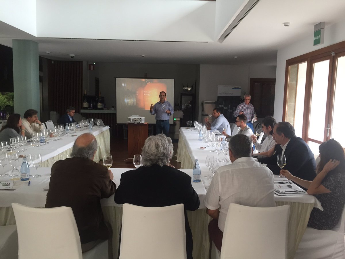 bodegasvinatigo's tweet photo. Hoy Viñatigo Master Class en #EXVIGAS16 https://t.co/S8CoBoGw9A