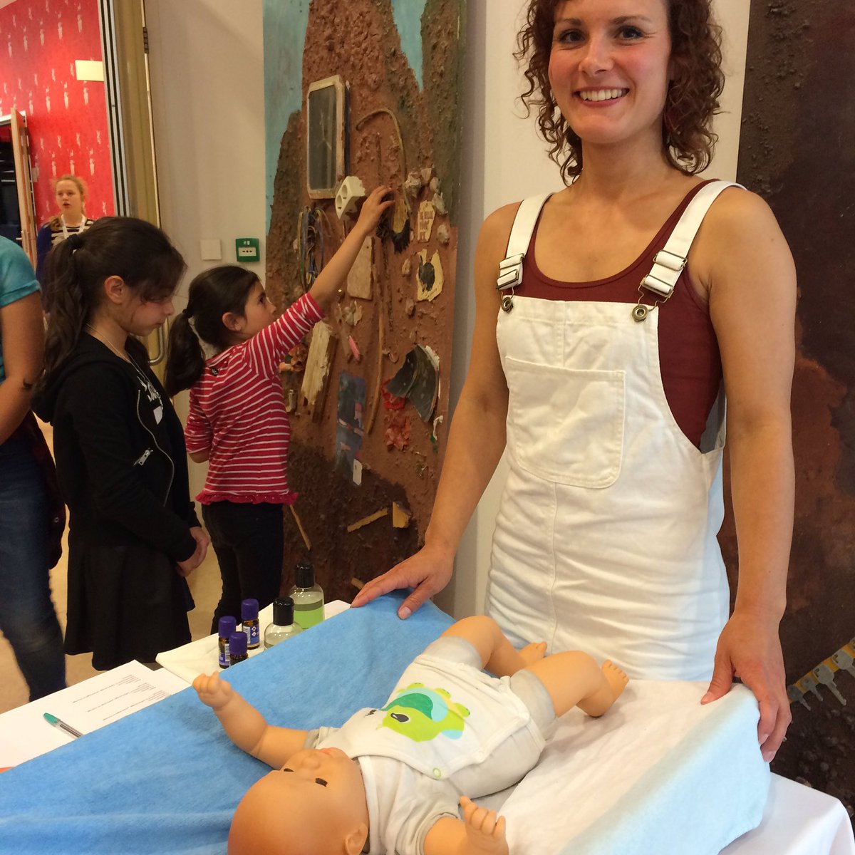 tBerflo's tweet photo. Babymassage bij de OPEN HUIS MFA 't Berflo, 26 mei van 14.30 - 17.30 uur.
#tberflo #berflo #mfa #babymassage https://t.co/9KjRv5eivH