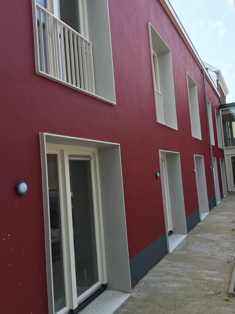 #Ekosiet raamkaders geplaatst en nu ook afgewerkt en geschilderd door de aannemer! Het resultaat mag er zijn!