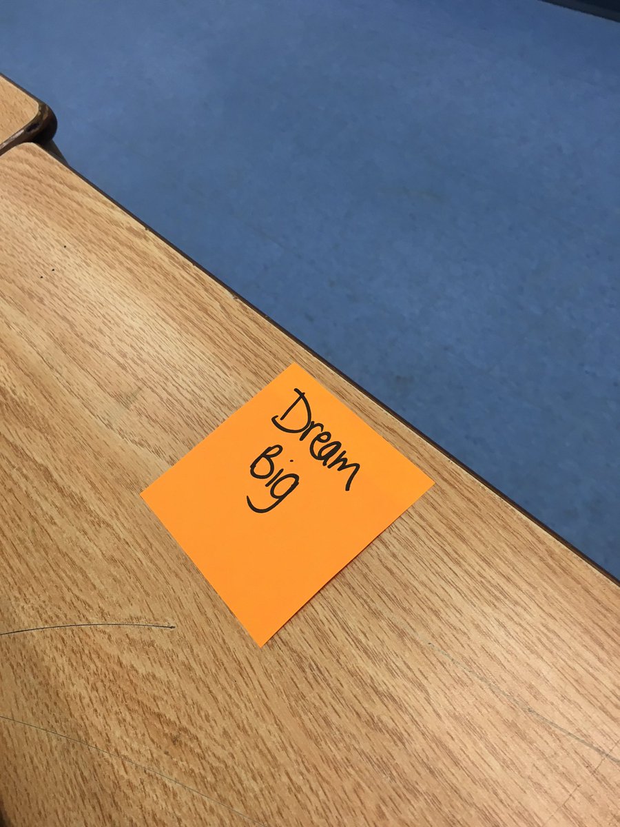 MmeGoyer's tweet photo. Starting the morning with some positivity! @StGertrudeMBC #PostItPositive #growthmindset https://t.co/fjCs1HBv2Z