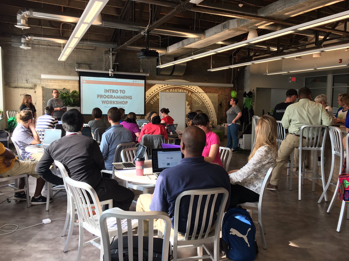 GrandCircusCo's tweet image. Great night at @duosec in Ann Arbor! Thanks everyone who came out and started learning to code. #IntroToCode #dev