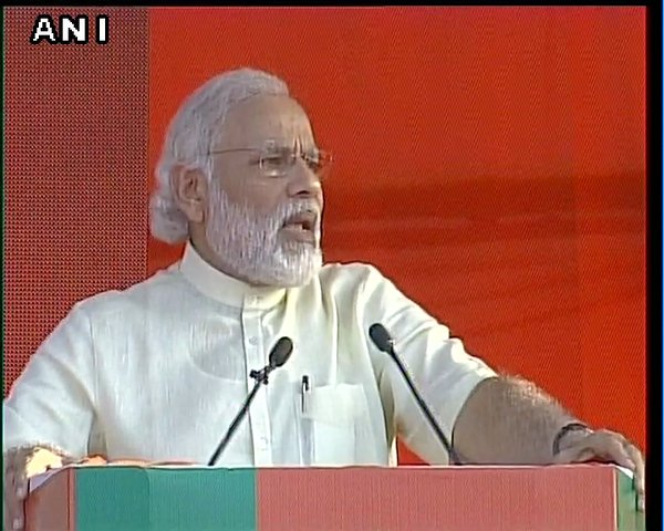CNNnews18's tweet photo. We want to ensure our sugarcane farmers work hassle-free: PM Modi #2YearsOfModi
(Picture courtesy: ANI) https://t.co/vUb86BdkNM