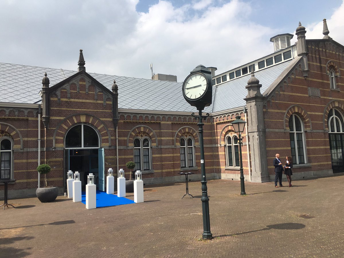 Soundchecken in <a href="/pompgebouw/">Pompgebouw de Esch</a> voor Taste Of Success bij <a href="/stone_ba/">Stone Business Ass.</a> #zinin