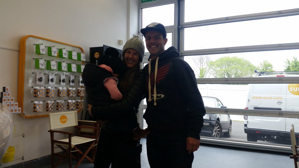 Lovely to see <a href="/CameronDonald86/">Cameron Donald</a> &amp; <a href="/Kaz_Anderson/">Karen Anderson</a> in our grandstand store - too much for lovely Lola though 🙊