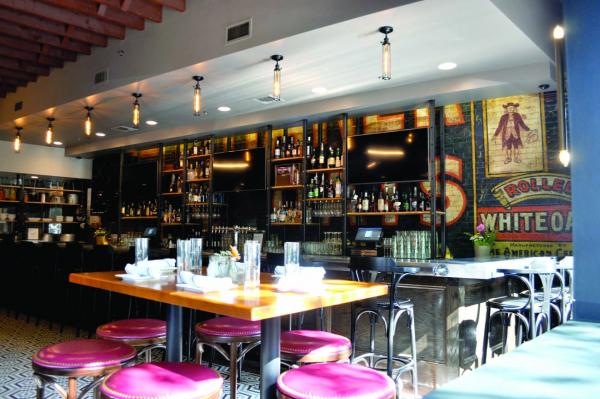 BillForry's tweet image. Get a peek inside the impressive new @LowerMillsTav, which opens next week! #Dorchester dotnews.com/2016/old-pub-a…