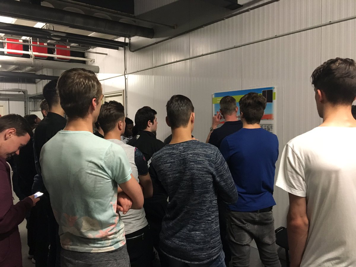 Vandaag heeft Bytesnet de vierde @AlbedaCollege klas van meer dan 20 ICT studenten een rondleiding mogen verzorgen