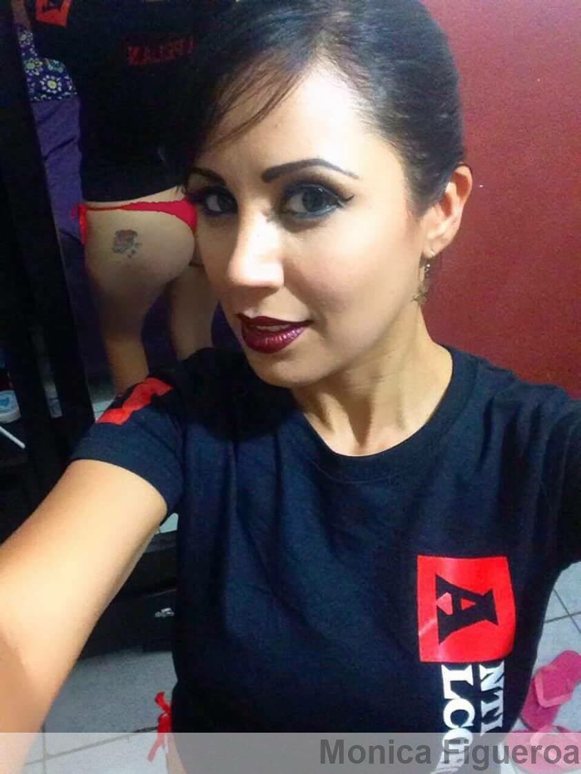 soyMonyFigueroa's tweet image. Con tan poca agua se ahogan algunos de Monterrey... Y me vale lo de #LadyTanga jajaja