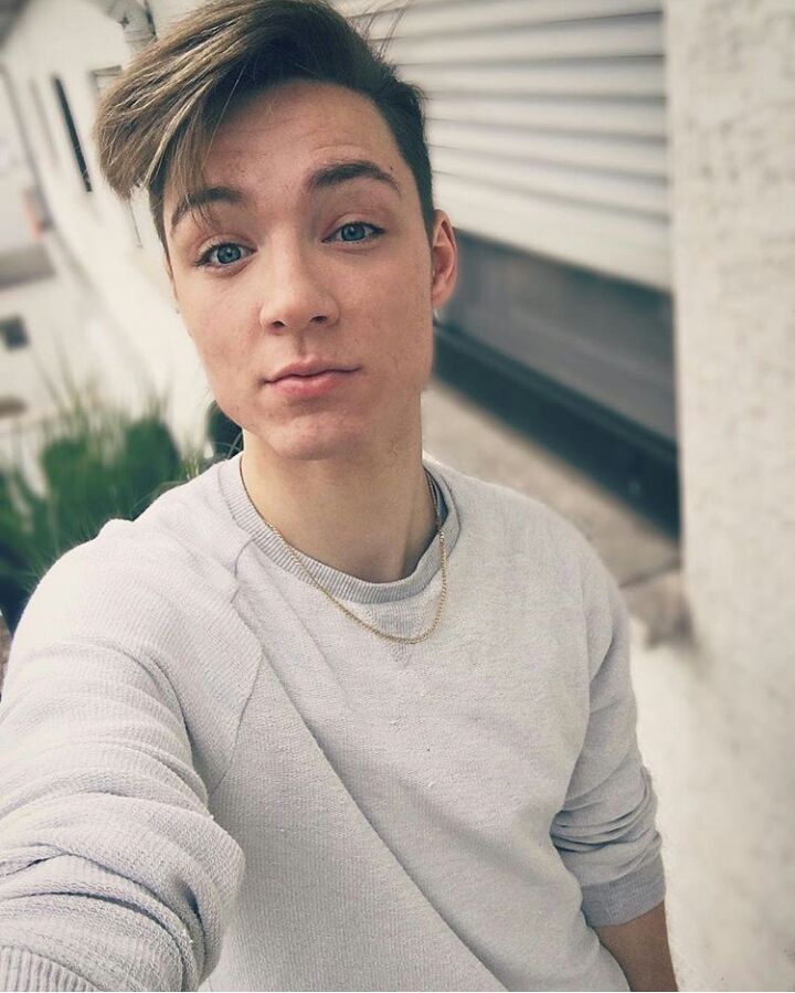 Lochis9's tweet photo. "Ich bims Heiko Lochmann :3" https://t.co/EMVgcf5psR