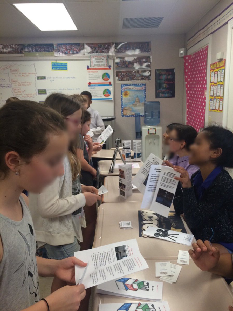 MsWlosz's tweet photo. #FunFabFourth loved attending the 5th grade Job Fair! #TQtweet π Student "recruiters" did an awesome job! https://t.co/xZaCj1kQT0