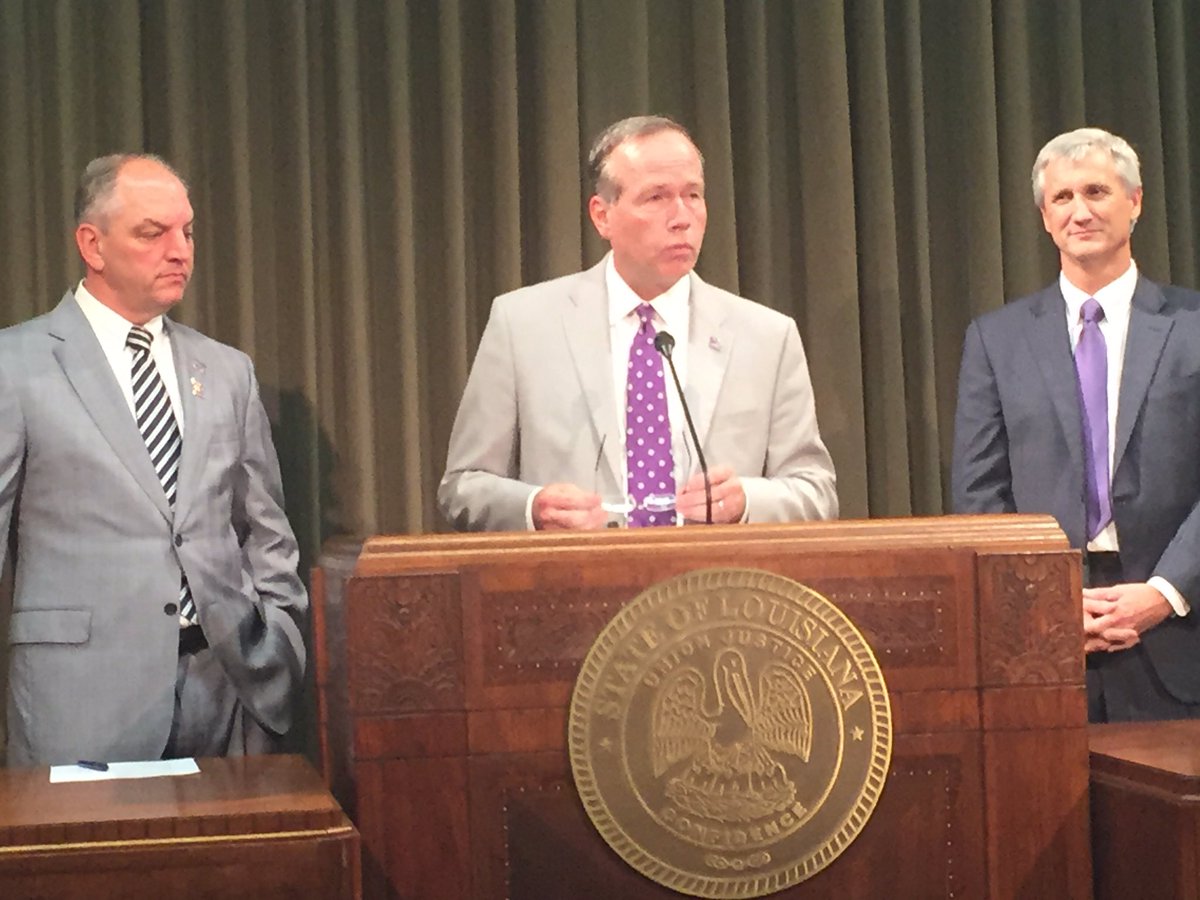 jimmysawtelle's tweet image. .@lsuprez addresses the #TransferPromise signing ceremony between @golctcs and @lsu. @LouisianaGov @LCTCSpresident