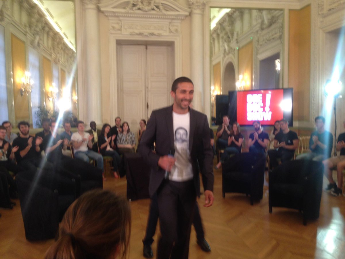 OneDocShow's tweet photo. Omar finit son stand up sous les applaudissements !! Bravo Omar sur #onedocshow !!! https://t.co/uxsHvtQp9C