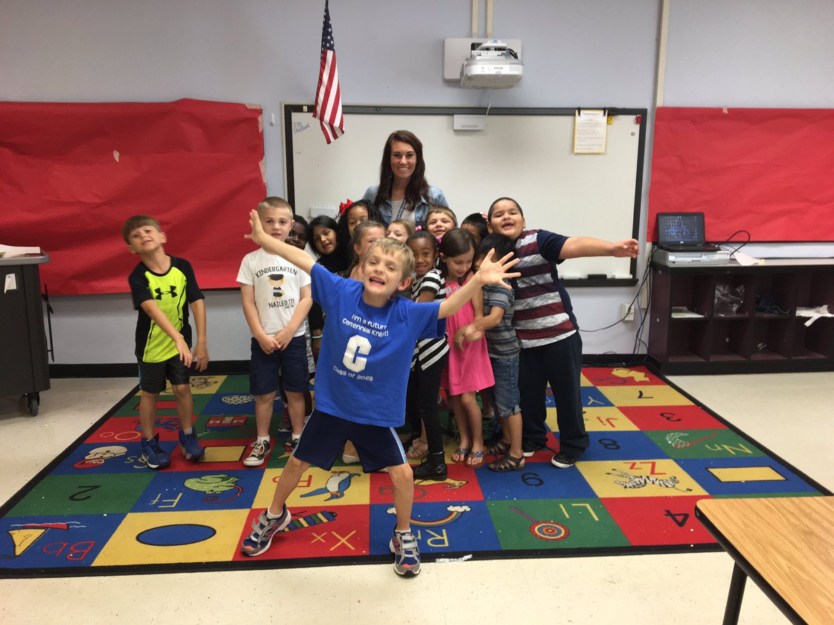 smcdevitt_MES's tweet photo. First grade, here they COME!!! https://t.co/zmdjx1Cmgp