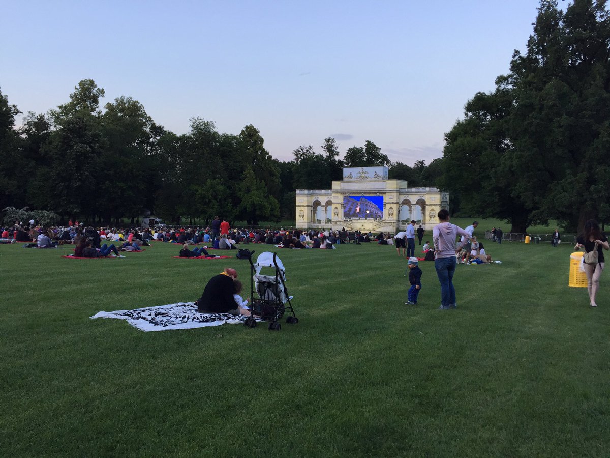 Kids love music 🎼❤️! Picnic in musica alla Villa Reale di Monza per il #viennaconcert