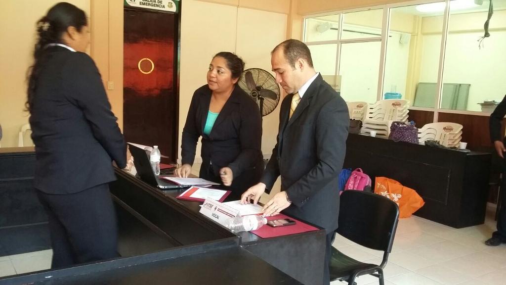 jcriveratapia's tweet photo. Muchas Felicidades a la Ing. Ileana por su Titulación por Tesis Profesional con Mención Honorífica #SoyIsc https://t.co/4EzGLsvtcR