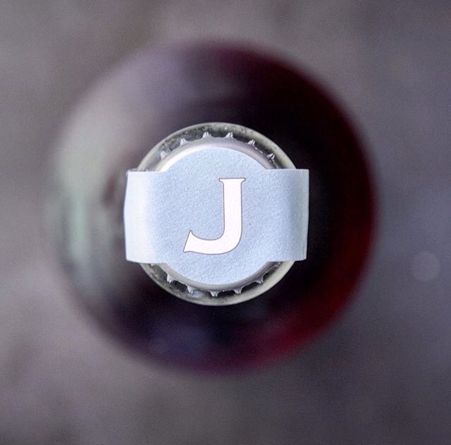 Bubbles anyone? @joiefarm #sparkling #bubbles #wine #bubbly #drinklocal #bcwine #kitsilano #dinner #patio #hellobc