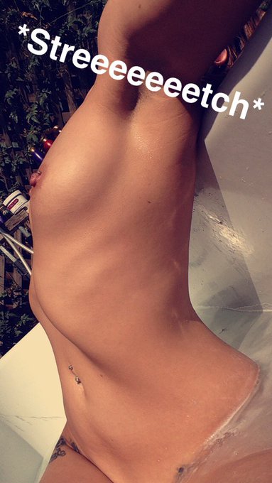 Bubblebaths in the morning sunshine. 👌   #body 😘 https://t.co/dpZ1DWZtlK<a href="/tag/body"class="tags">#body</a>