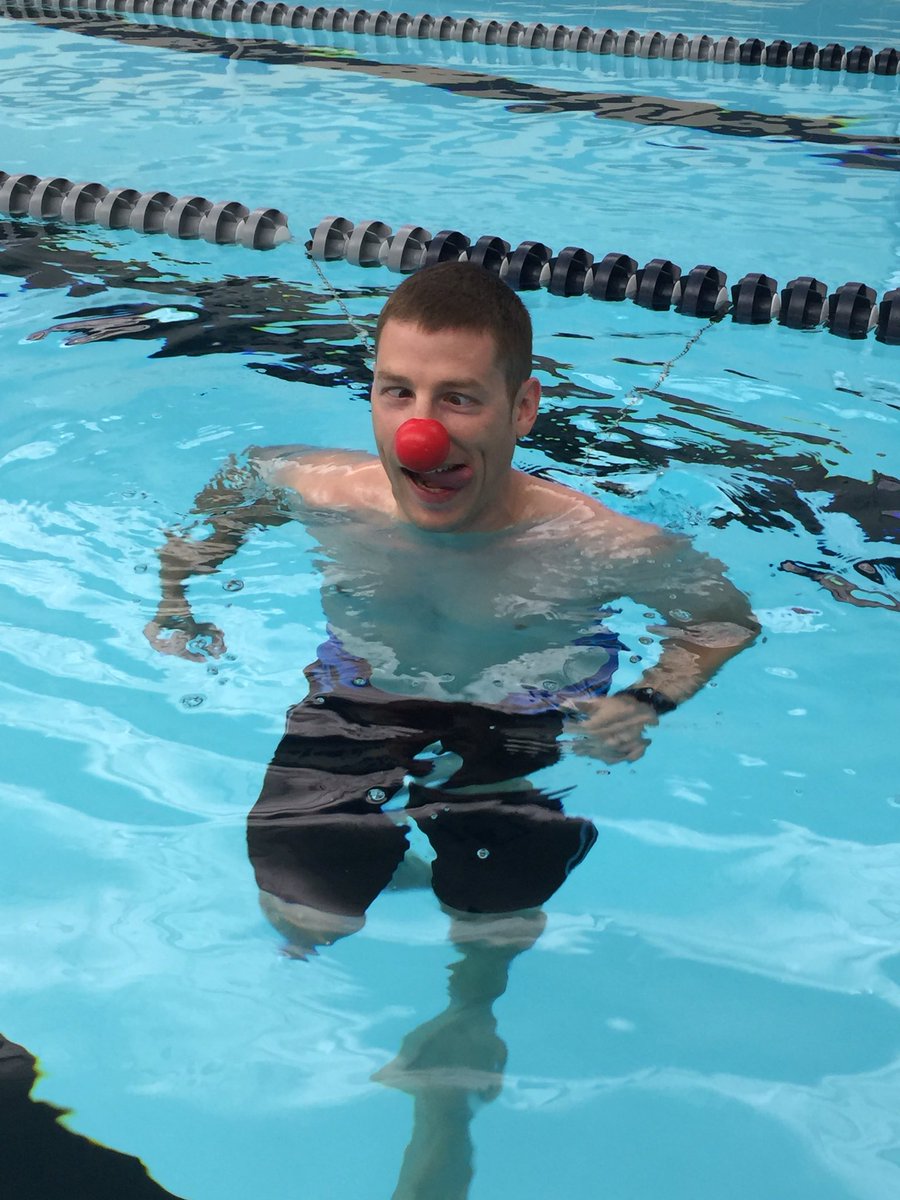 RunH2oAthletes's tweet photo. #RedNose4Kids #fluidrunningathletics™ @TheLabsUSA 5am and again today at 5pm❤️ https://t.co/rQHnnI0JdJ